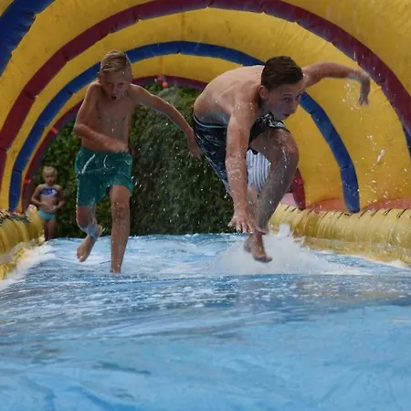 Country Camp Camping De Boshoek Lüks kamp alanı